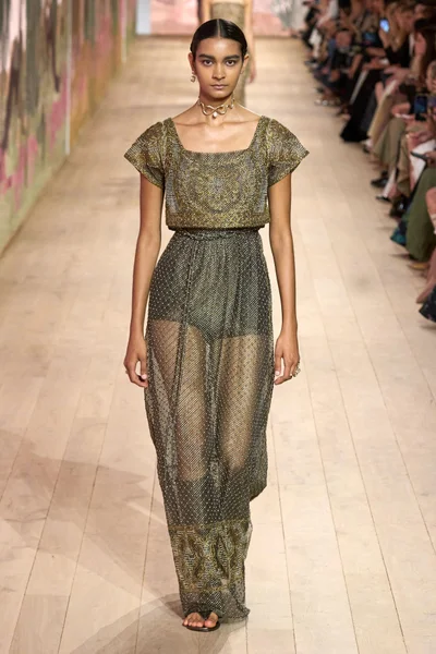 Look 38